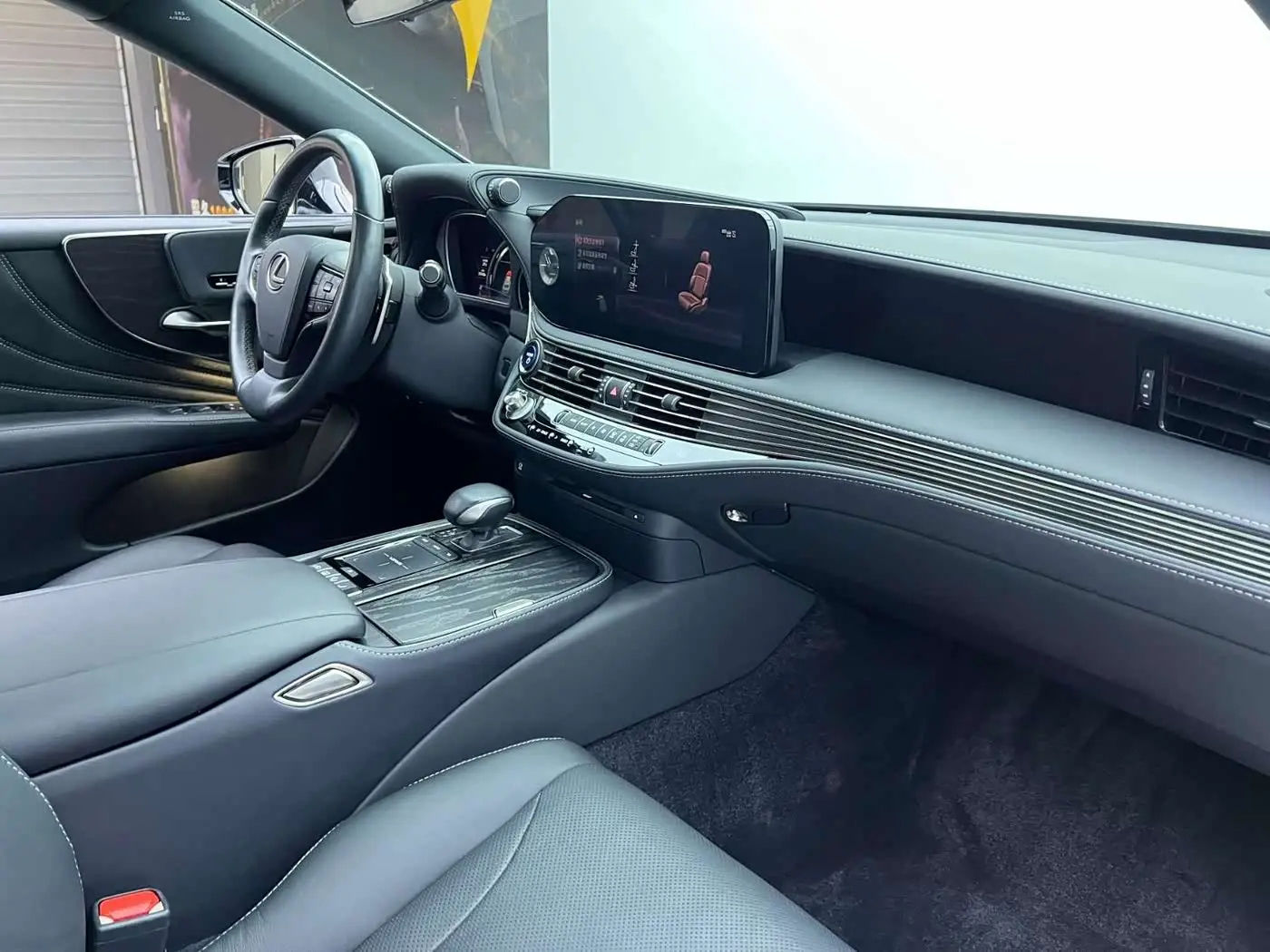 Lexus LS 2022 — ფოტო 12/12