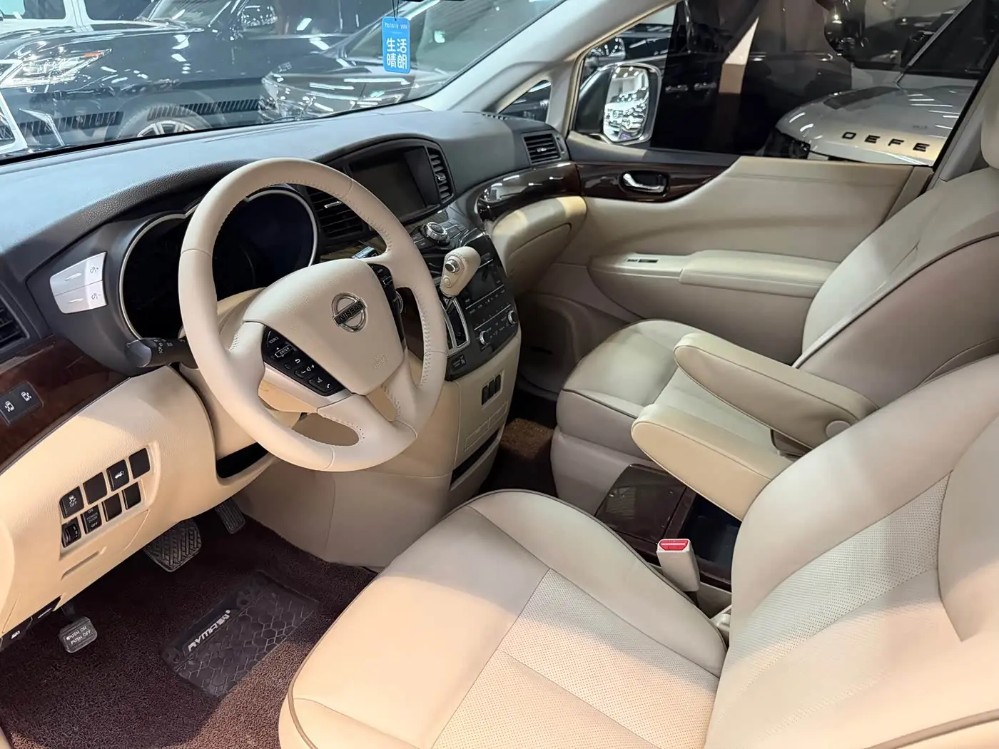 Nissan Quest 2016 — Фото 8/20