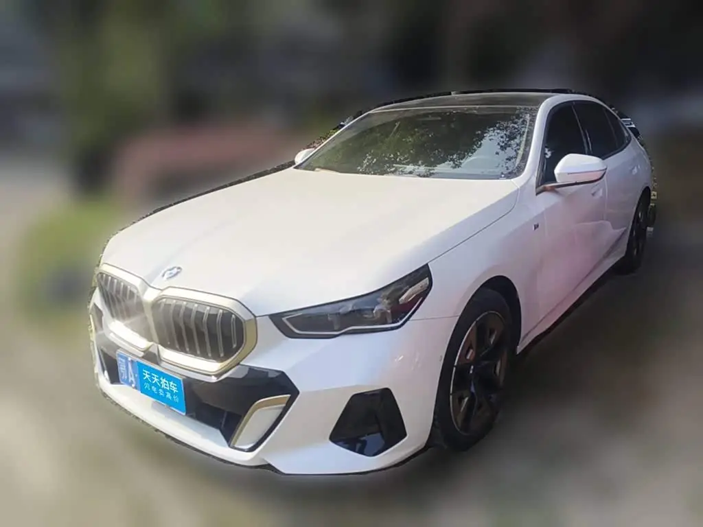BMW 5 Series 2024 — Photo 1/13