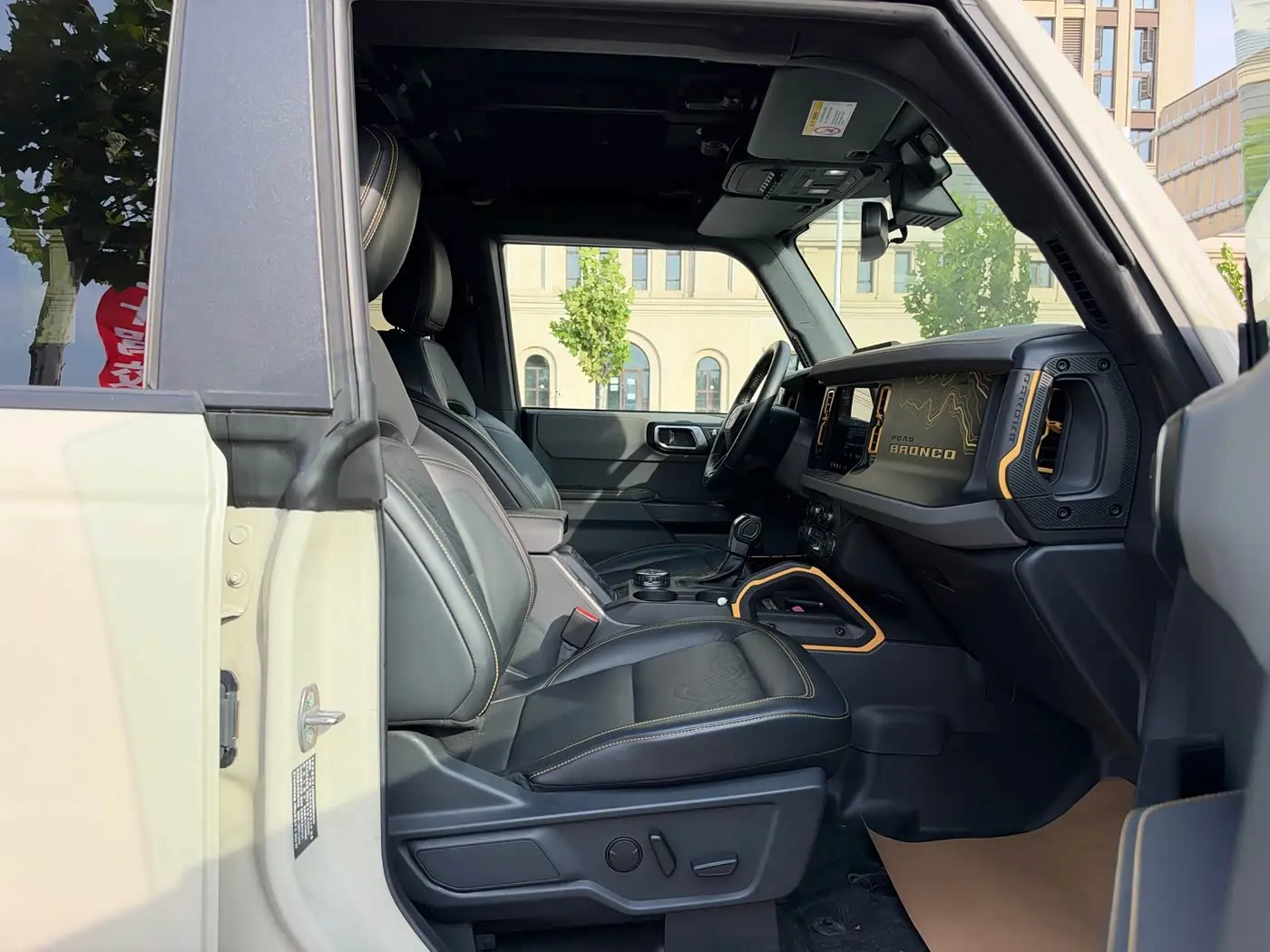 Ford Bronco 2025 — ფოტო 17/20