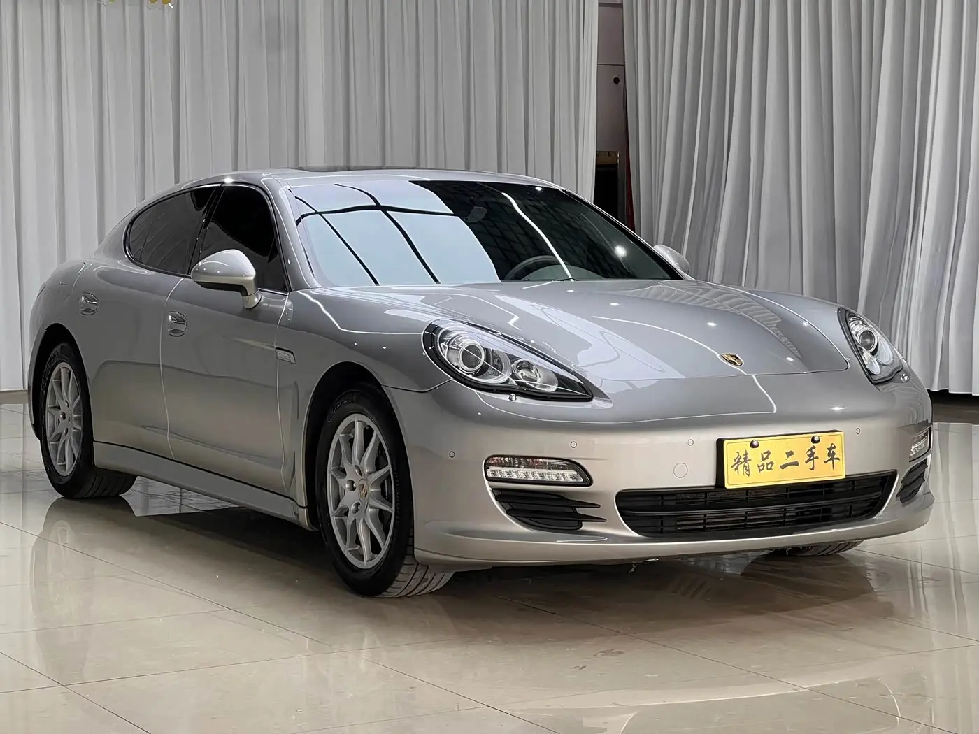 Porsche Panamera 2012 — Photo 3/16
