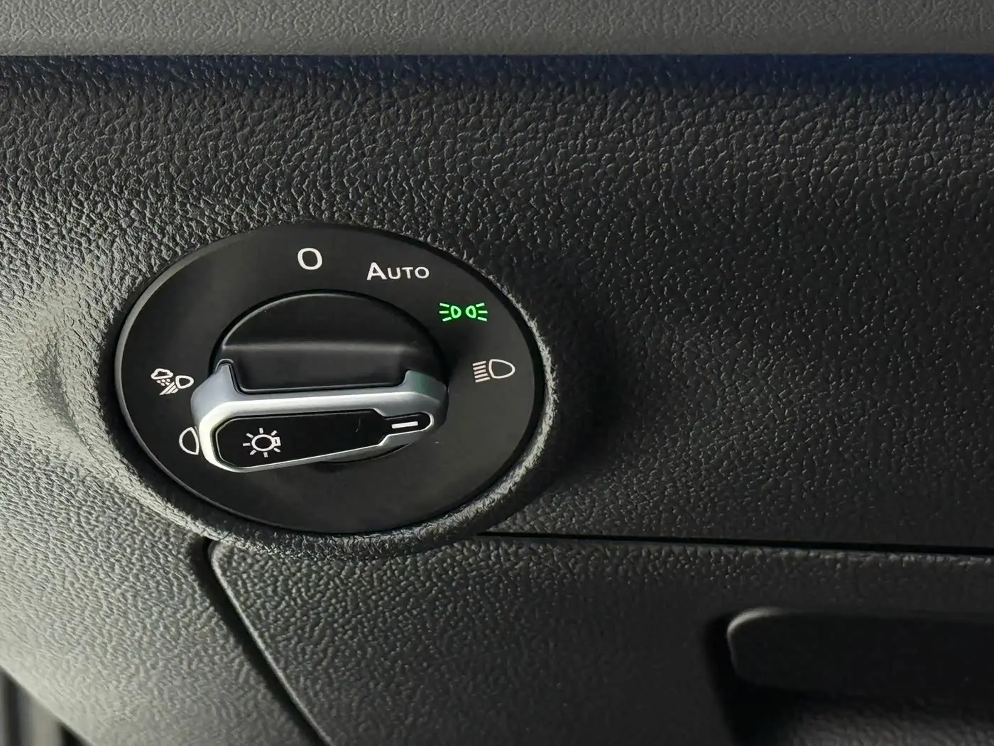Volkswagen Sagitar 2022 — Photo 13/20