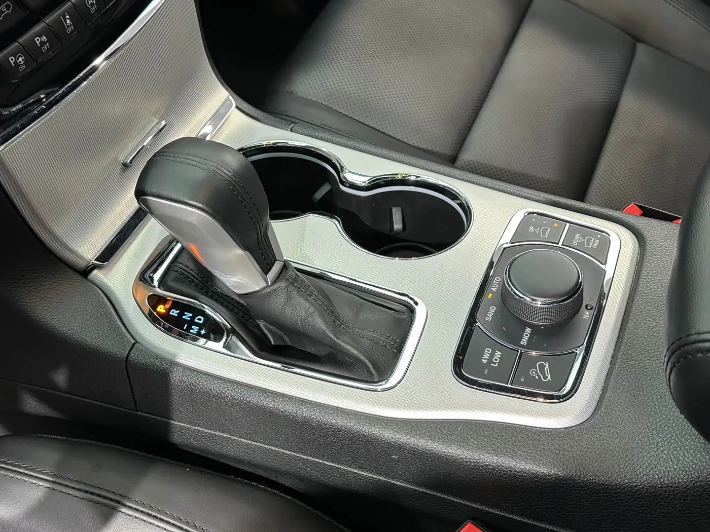 Jeep Grand Cherokee 2022 — Photo 14/20