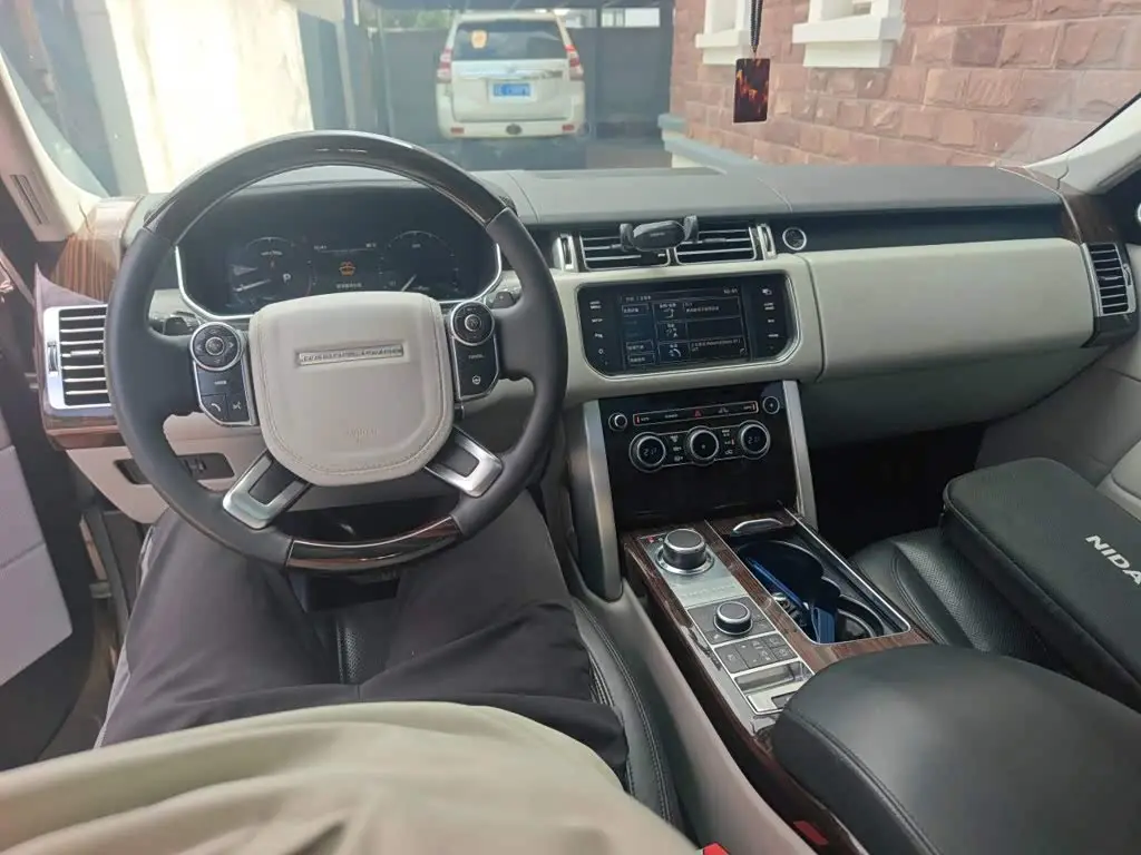 Land Rover Range Rover 2014 — Photo 13/20