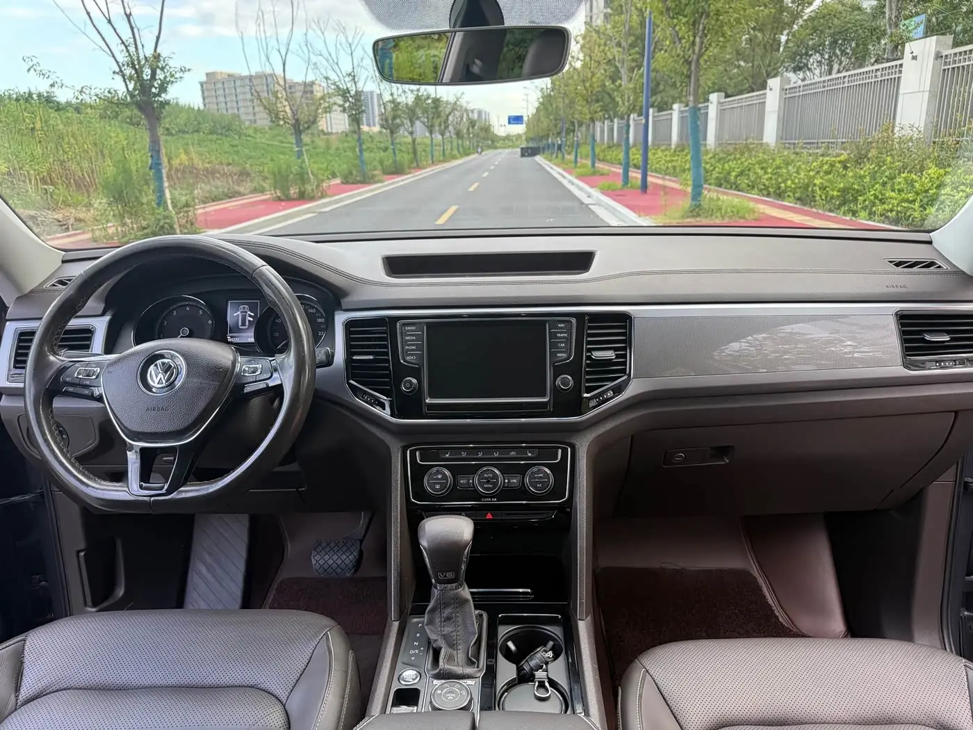 Volkswagen Teramont 2017 — Фото 14/19