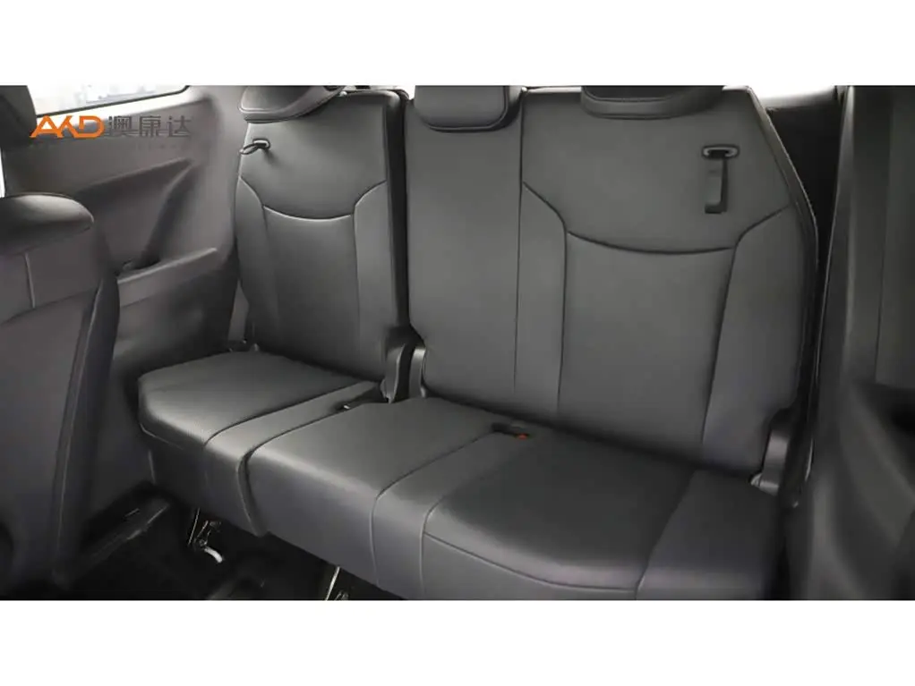 Toyota Granvia 2023 — Photo 9/11