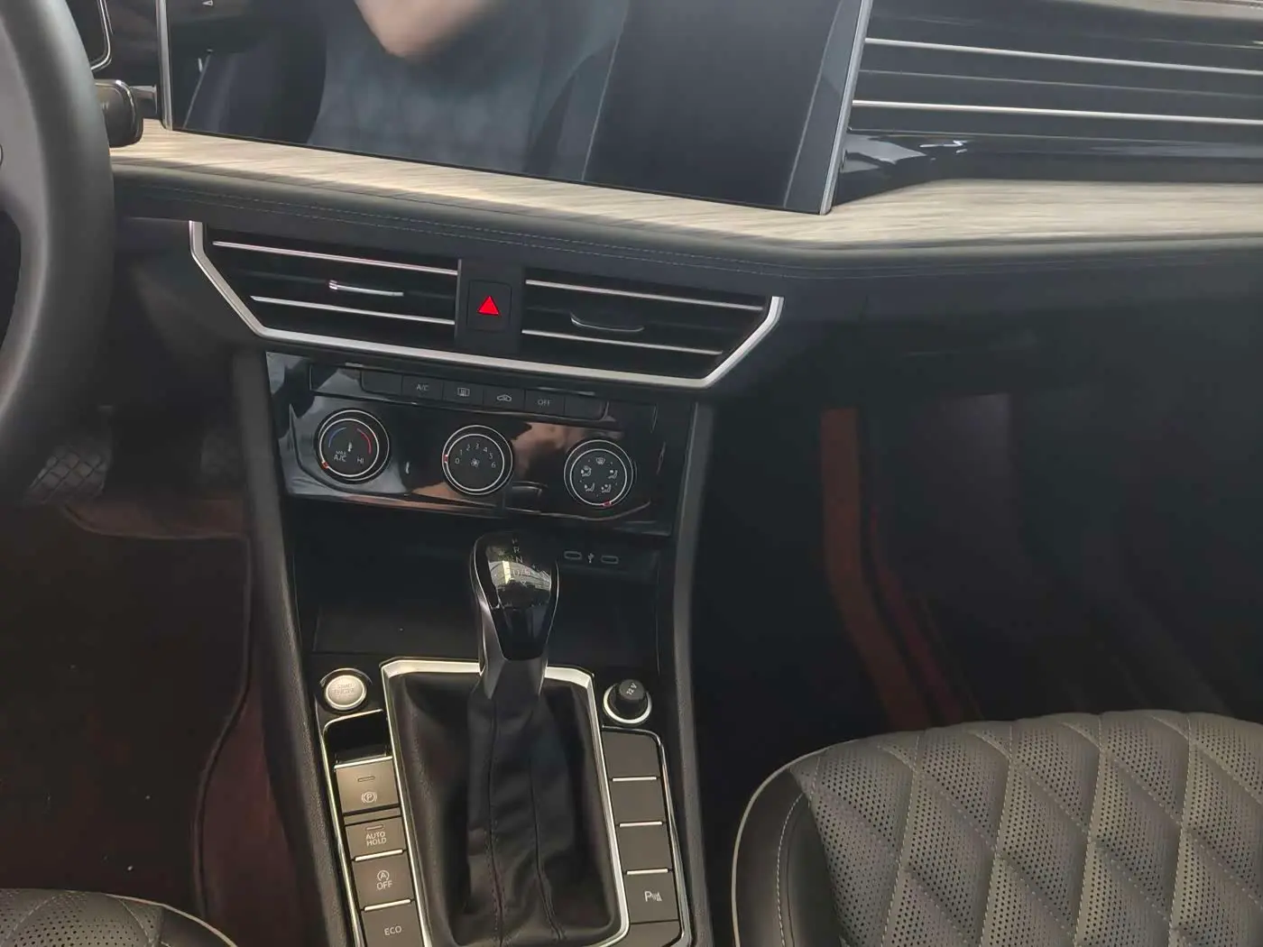 Volkswagen Sagitar 2023 — Photo 13/16