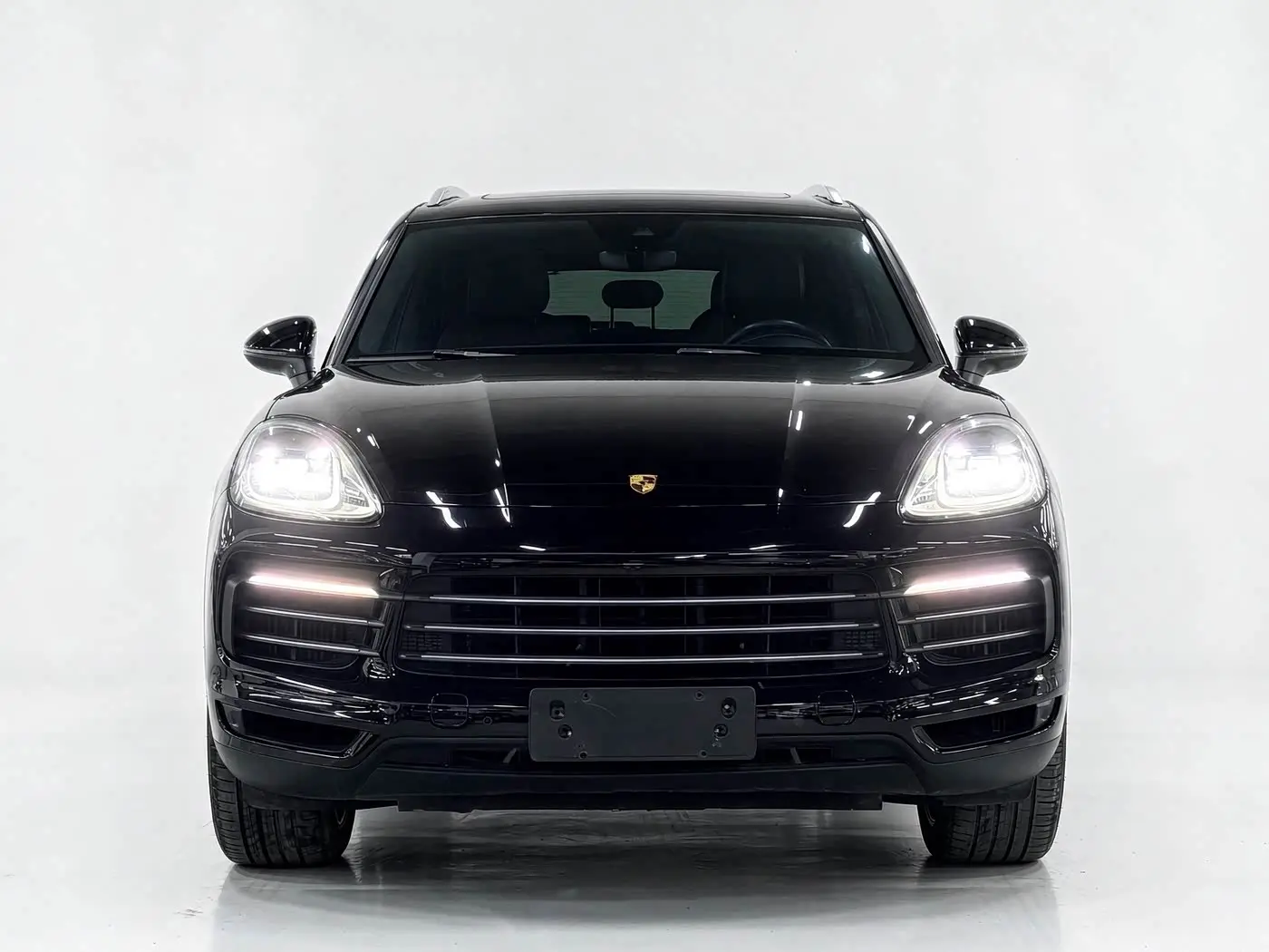 Porsche Cayenne 2020 — Photo 2/10
