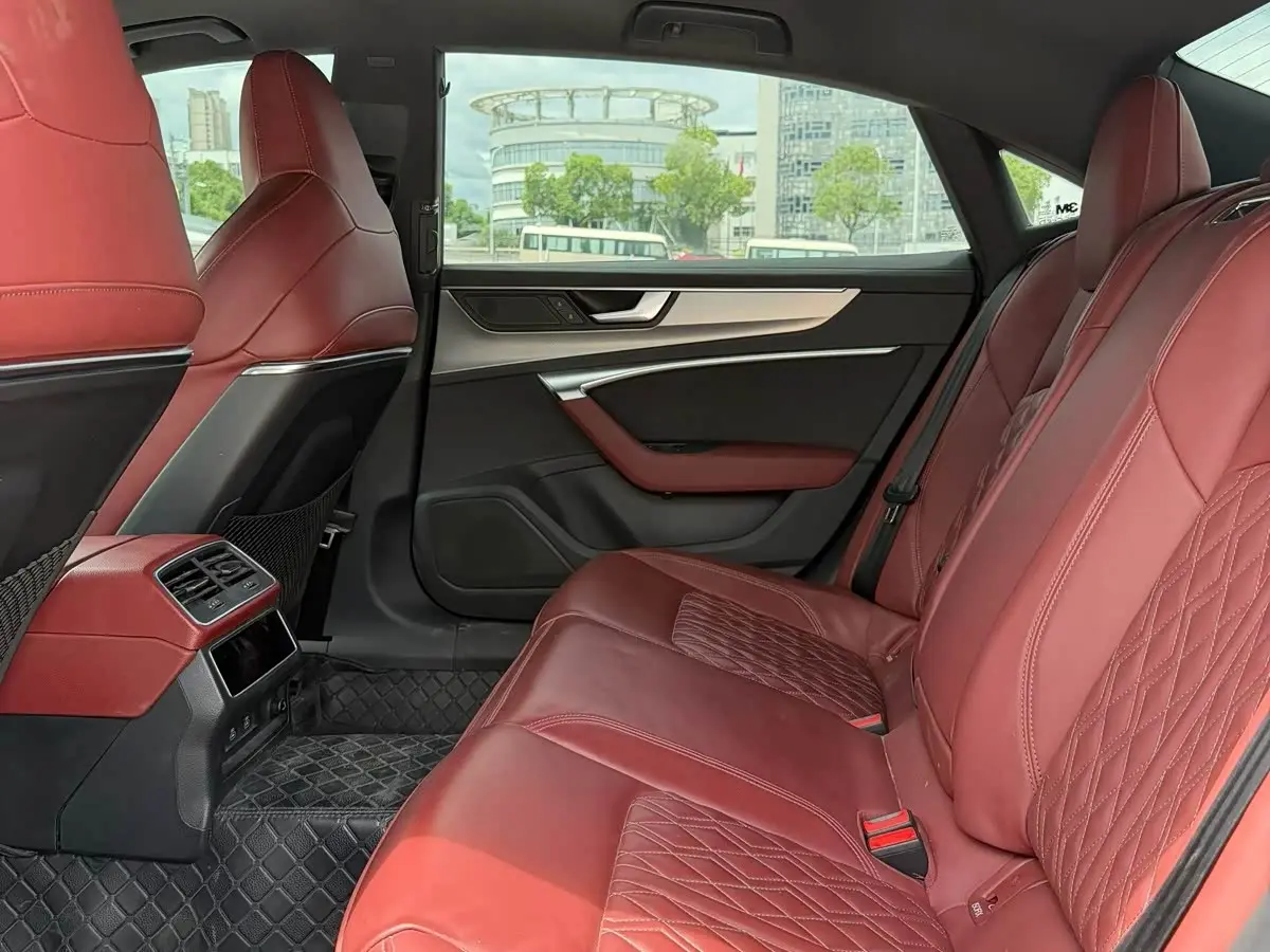 Audi A7L 2024 — Photo 5/10