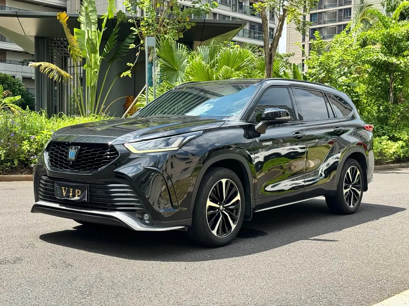 Toyota Crown Kluger 2022 — Фото 1/18