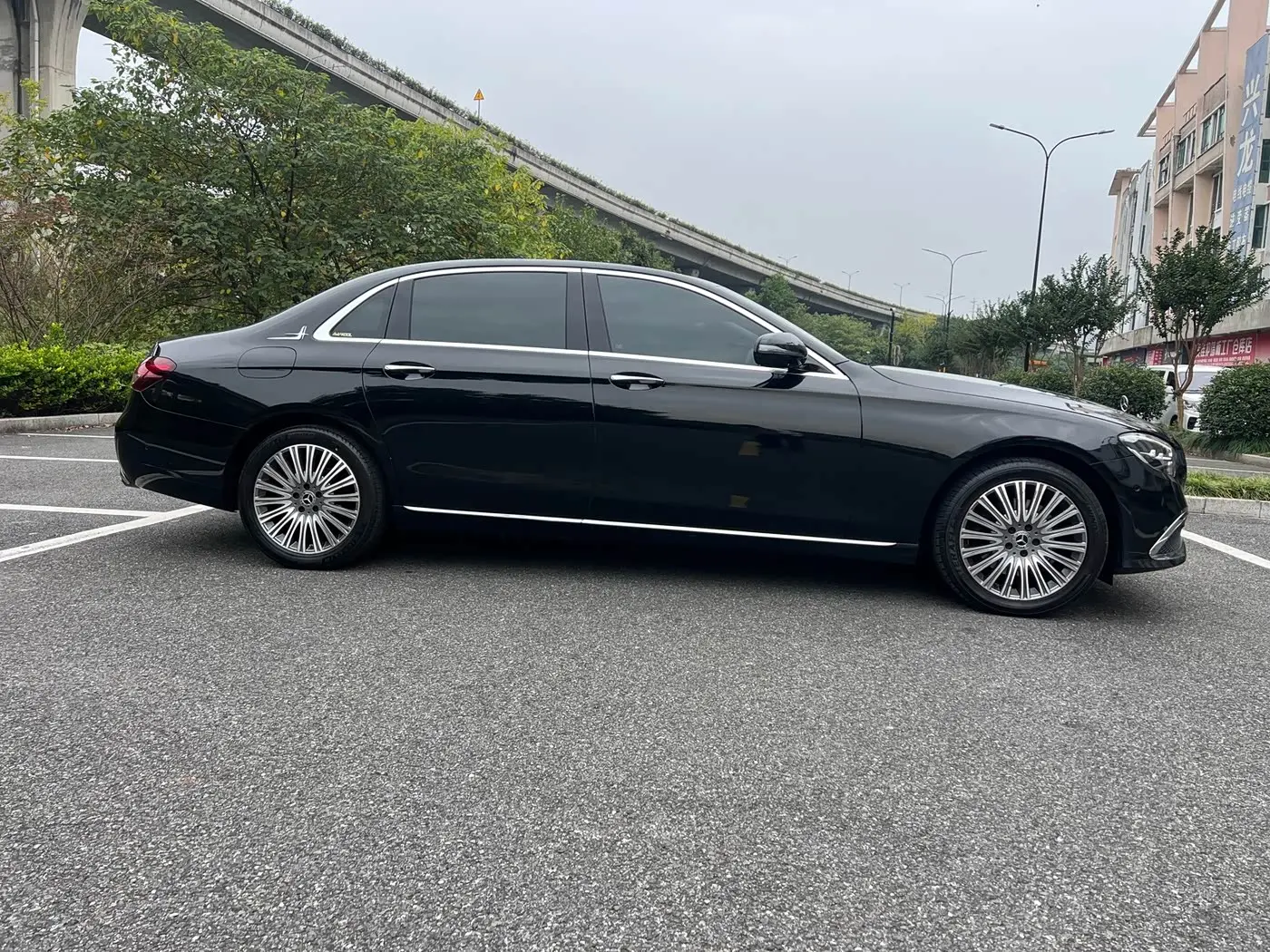 Mercedes-Benz E-Class 2023 — Photo 4/12
