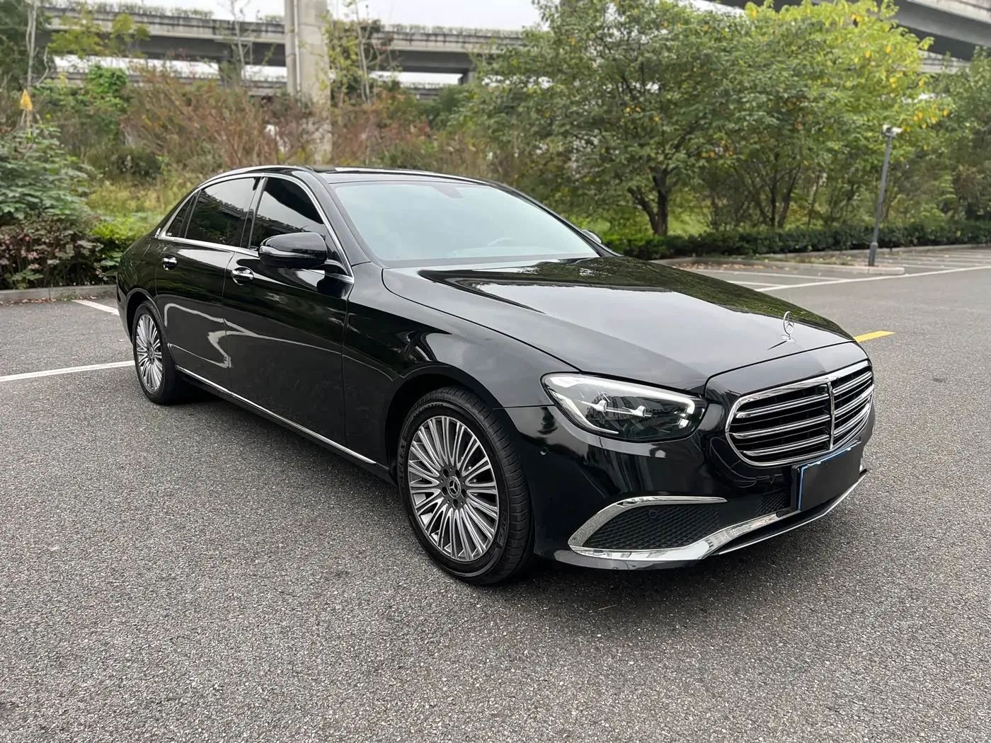 Mercedes-Benz E-Class 2023 — Photo 3/12