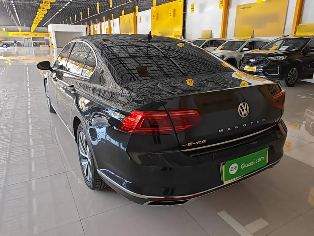 Volkswagen Magotan GTE Plug-in Hybrid 2021 — Photo 5/20