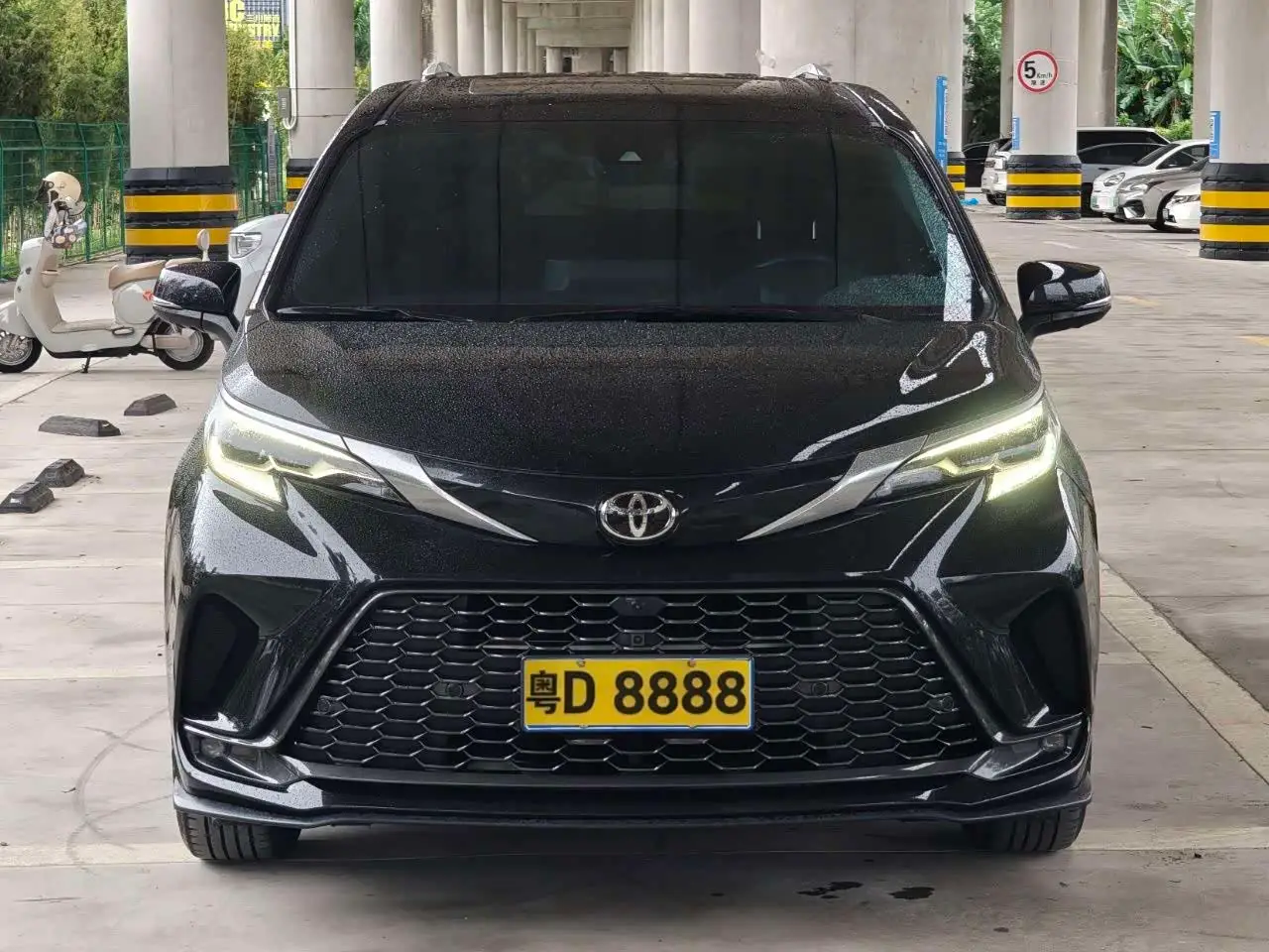 Toyota Granvia, 2024