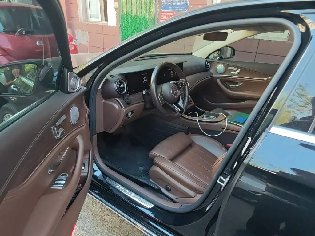 Mercedes-Benz E-Class 2022 — Фото 17/20