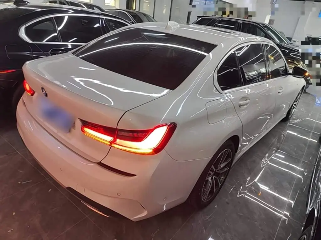 BMW 3 Series 2020 — ფოტო 7/20