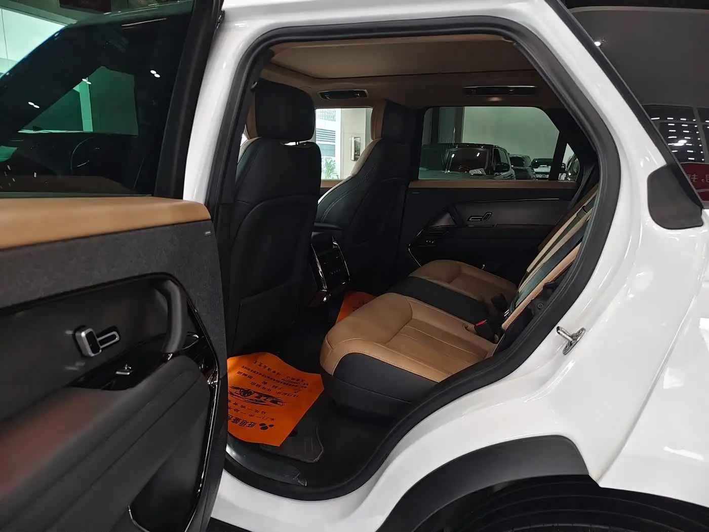 Land Rover Range Rover Sport 2023 — Фото 11/20