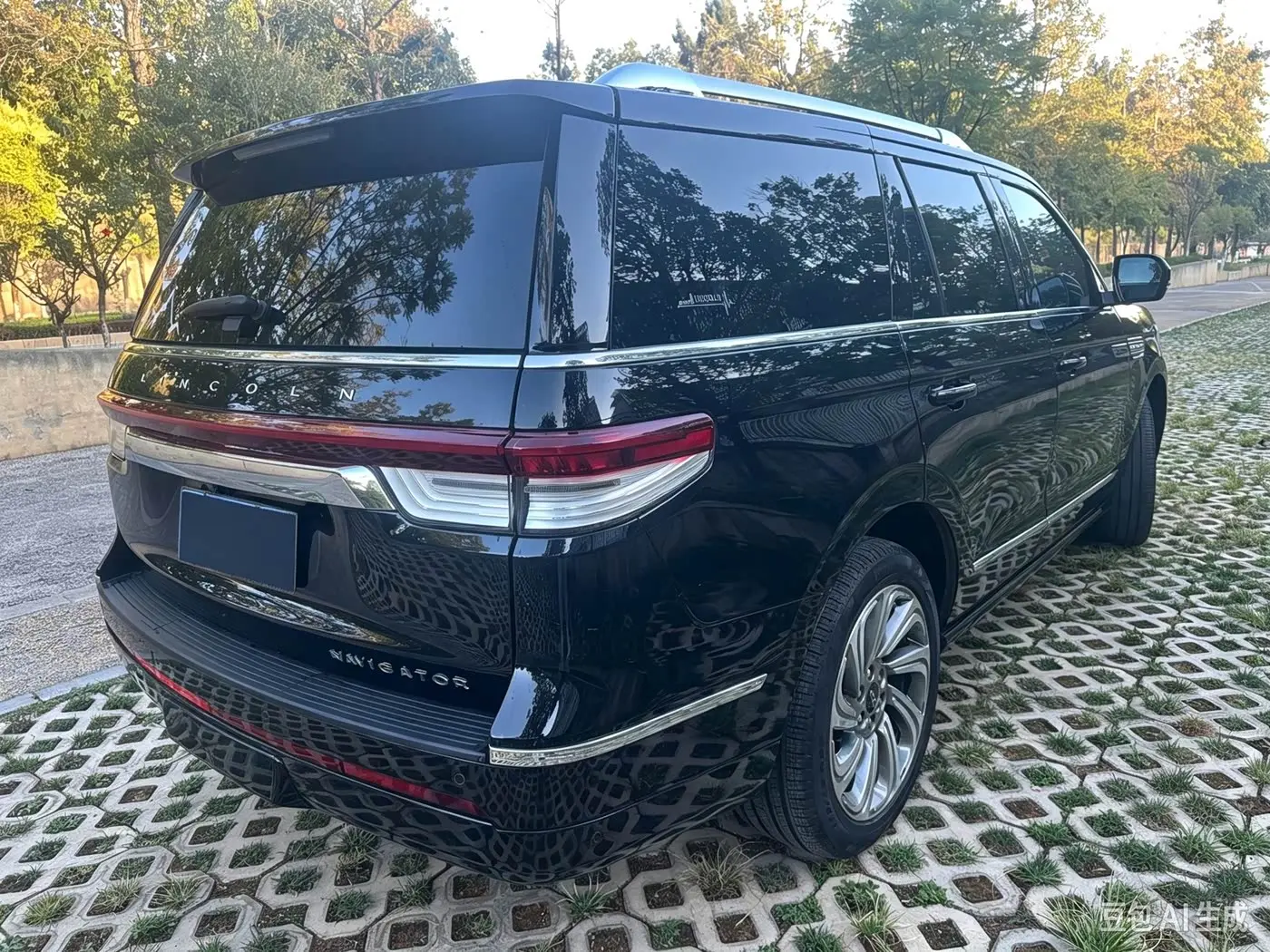 Lincoln Navigator 2024 — Photo 6/20