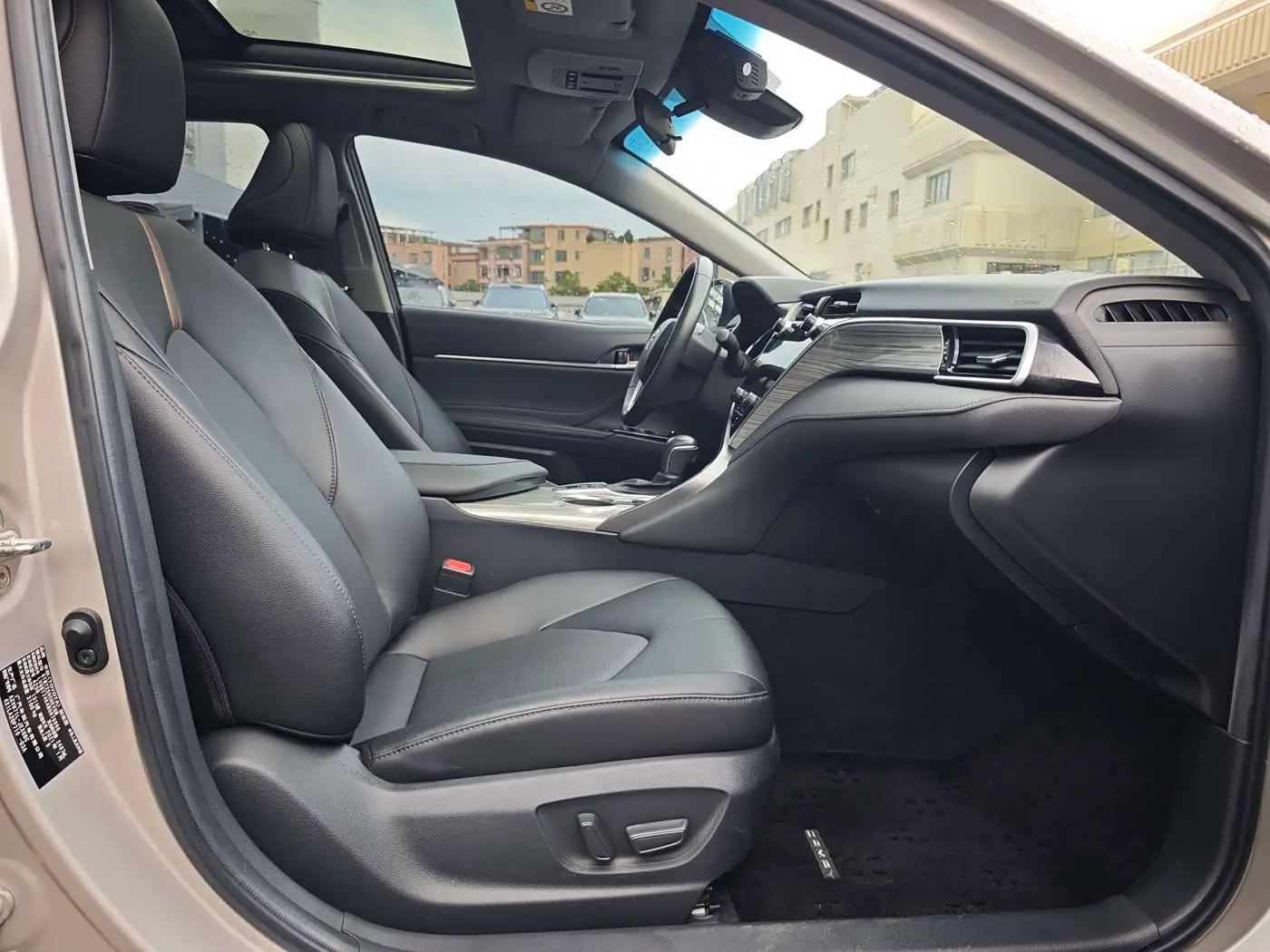 Toyota Camry 2021 — Фото 13/18