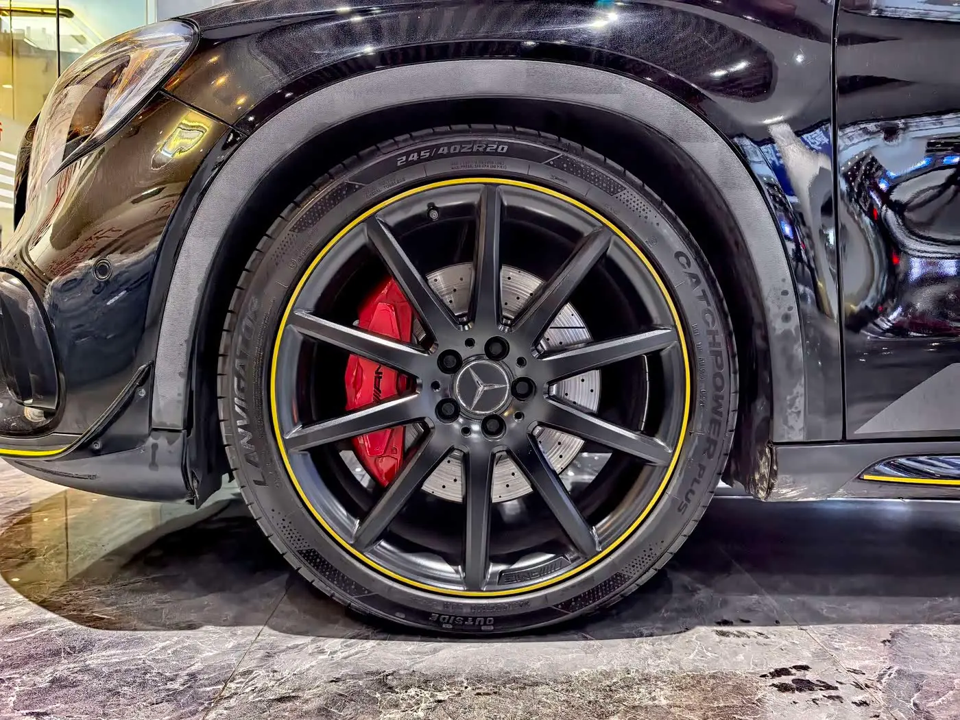 Mercedes-Benz GLA AMG 2018 — Photo 13/19