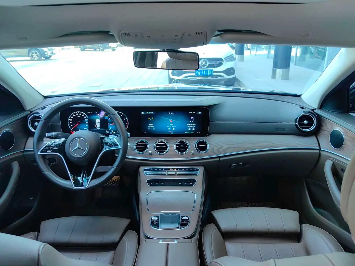 Mercedes-Benz E-Class 2023 — Şəkil 6/15