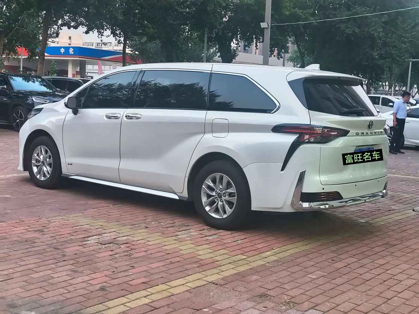 Toyota Granvia 2024 — Photo 5/20
