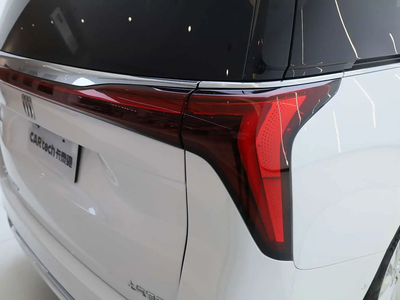 Buick Century 2025 — ფოტო 7/15