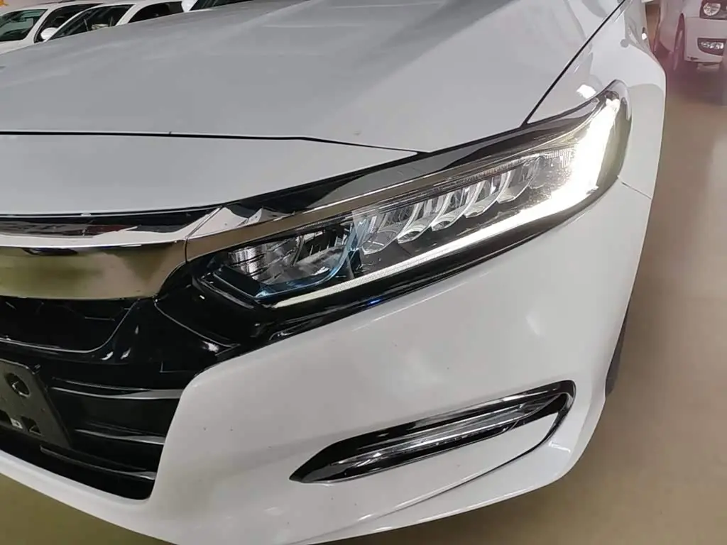 Honda Accord 2021 — Photo 17/19