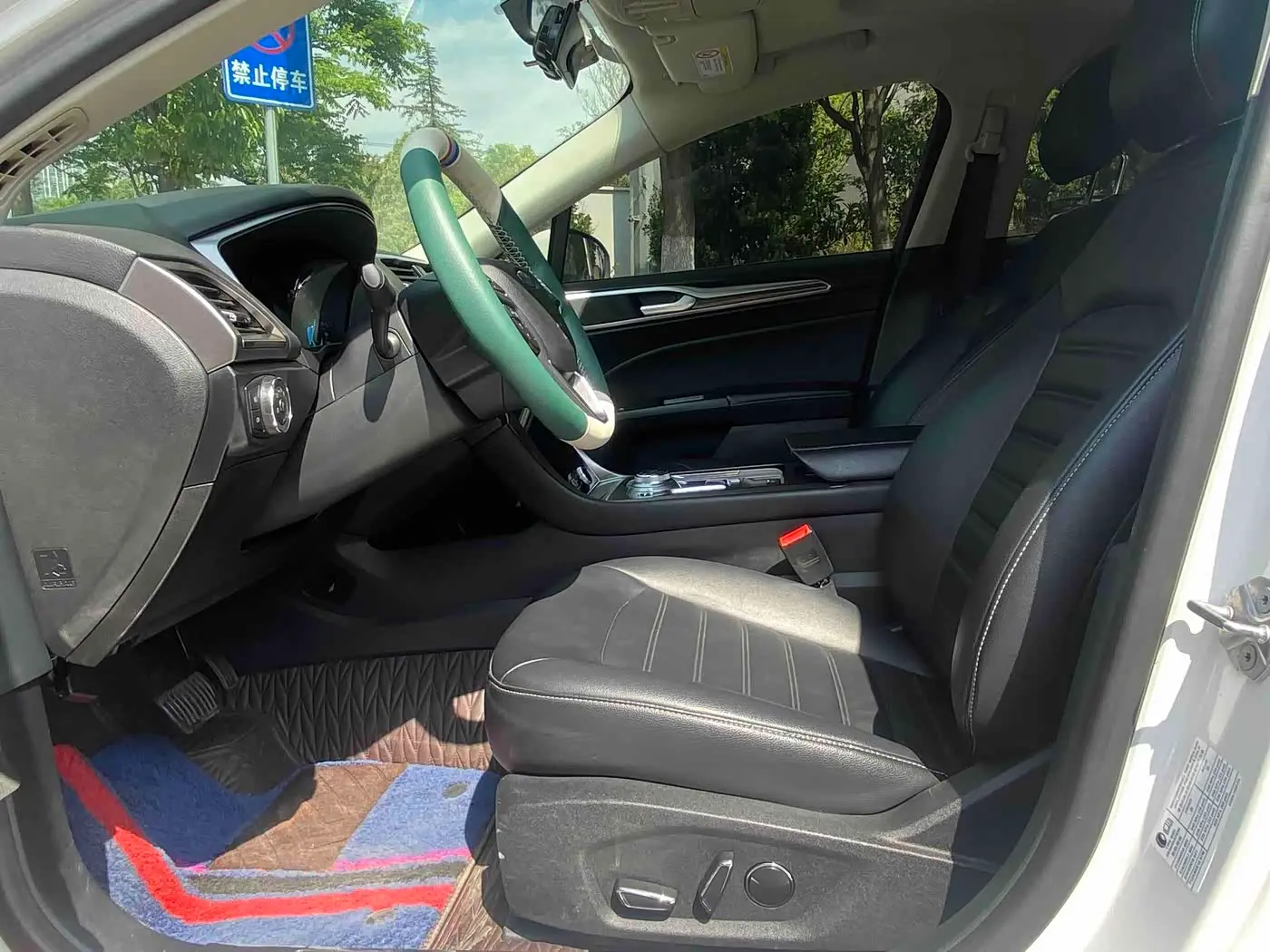 Ford Mondeo 2021 — Photo 4/9