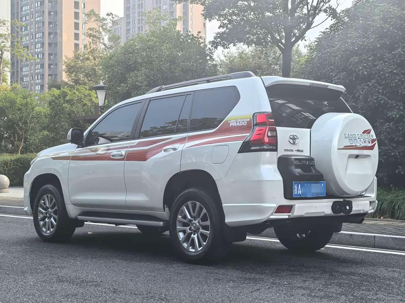 Toyota Prado 2019 — Photo 4/16