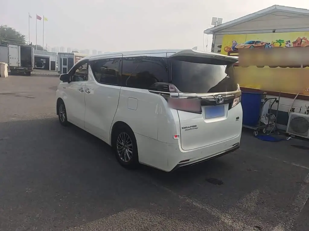 Toyota Vellfire 2021 — Photo 4/19