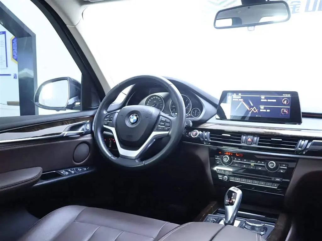 BMW X5 2017 — Фото 14/20