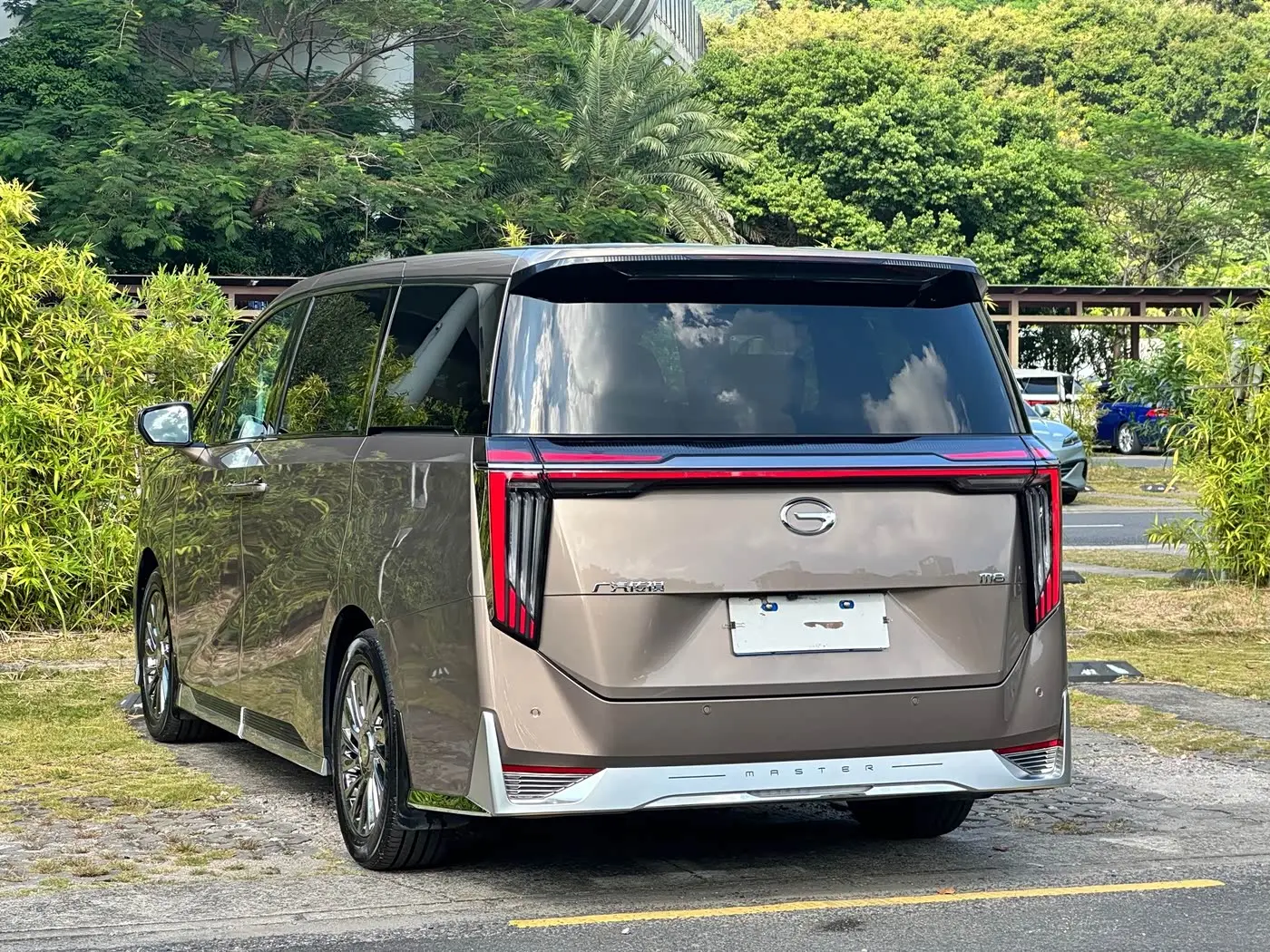 GAC Trumpchi Trumpchi M8 2024 — Фото 17/20