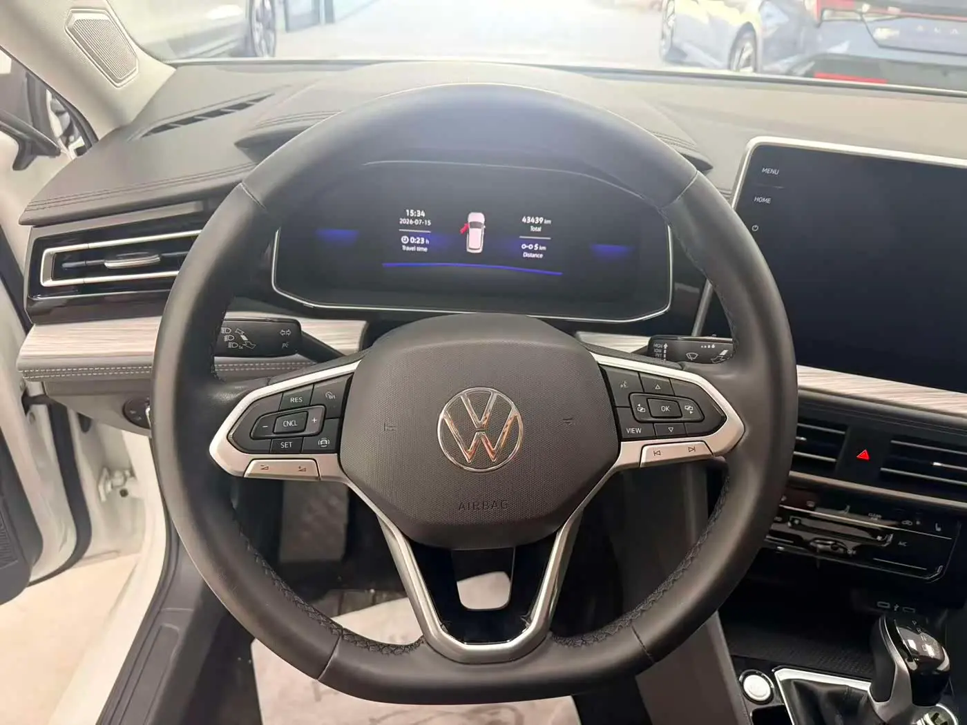 Volkswagen Sagitar 2022 — Photo 5/13