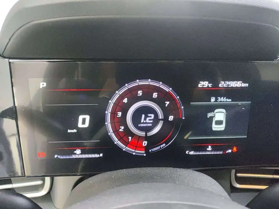Hyundai Elantra 2023 — Photo 10/19