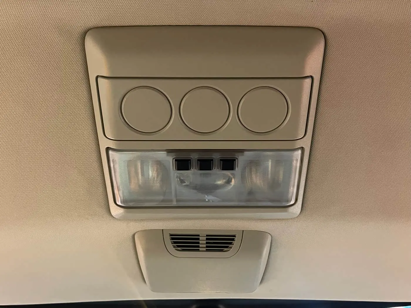 Land Rover Discovery 2016 — Şəkil 9/18