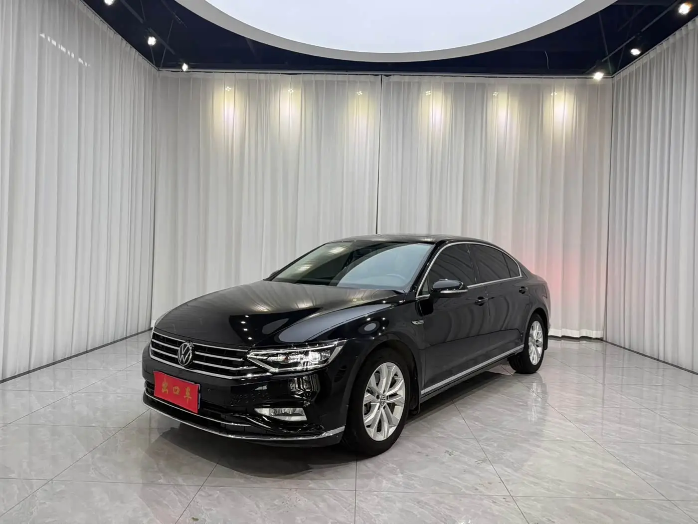 Volkswagen Magotan 2022 — Photo 1/17