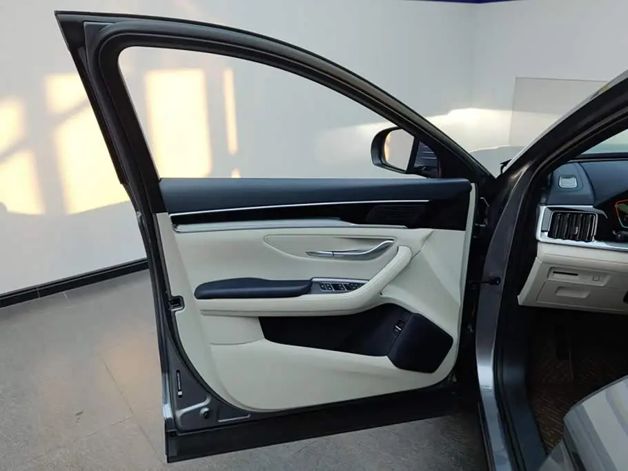 BYD Song PLUS PHEV 2024 — Photo 7/16