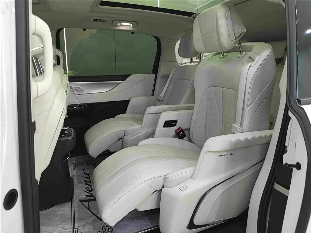 Buick GL8 New Energy 2025 — Photo 6/18
