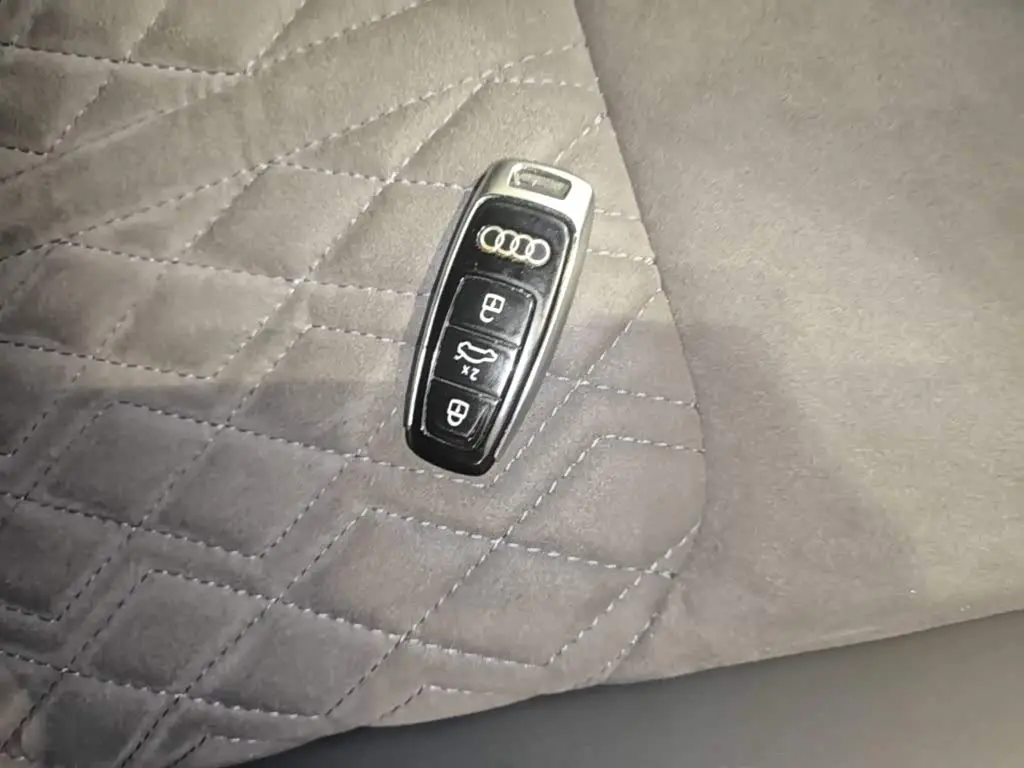 Audi A6L 2023 — Photo 12/19