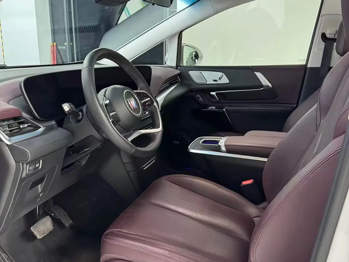 Buick Century 2024 — Photo 8/9