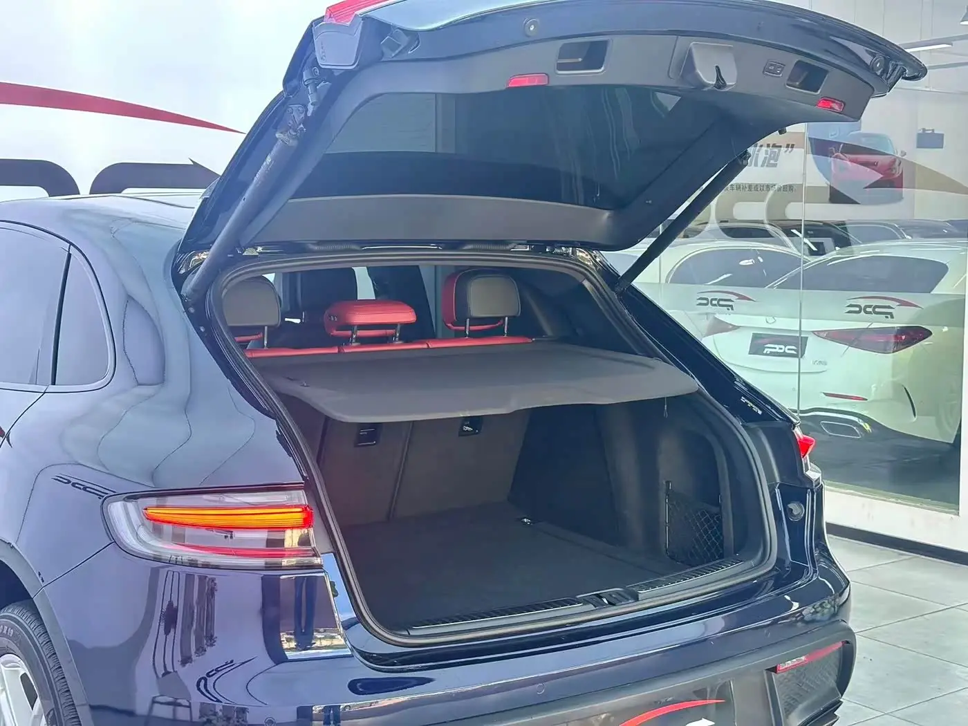 Porsche Macan 2022 — ფოტო 19/20
