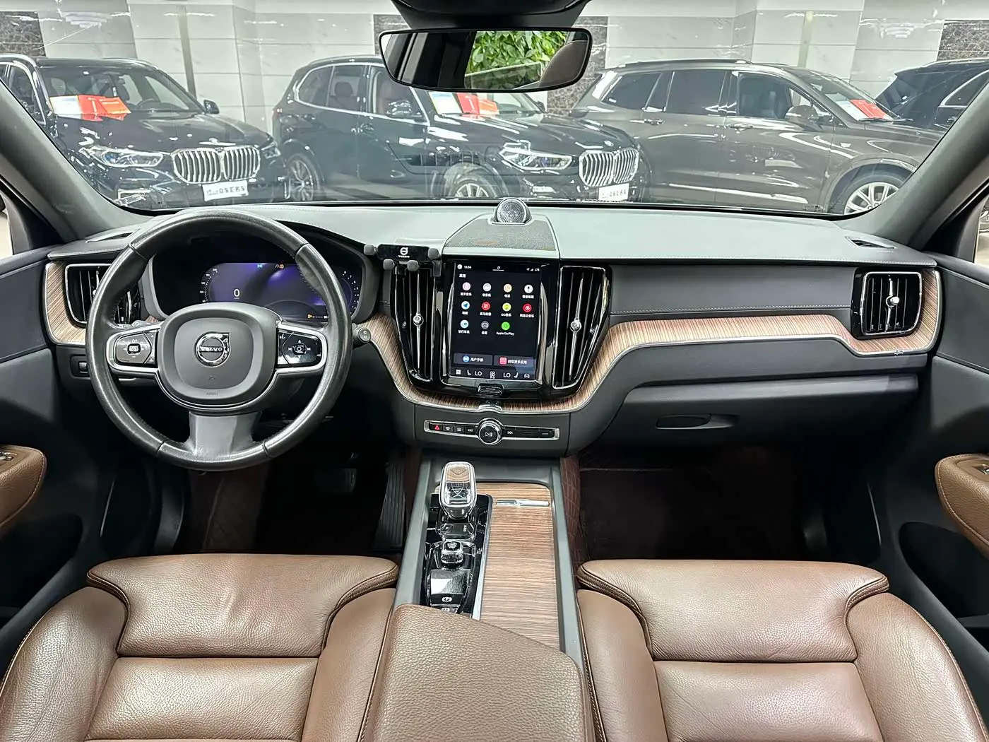 Volvo XC60 2021 — Фото 14/20
