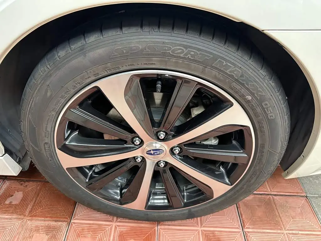 Subaru Legacy 2017 — Фото 8/18