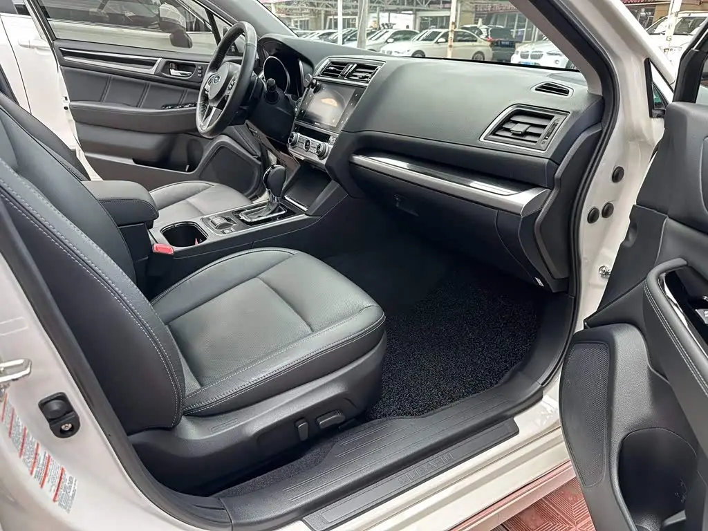 Subaru Legacy 2017 — Фото 15/18