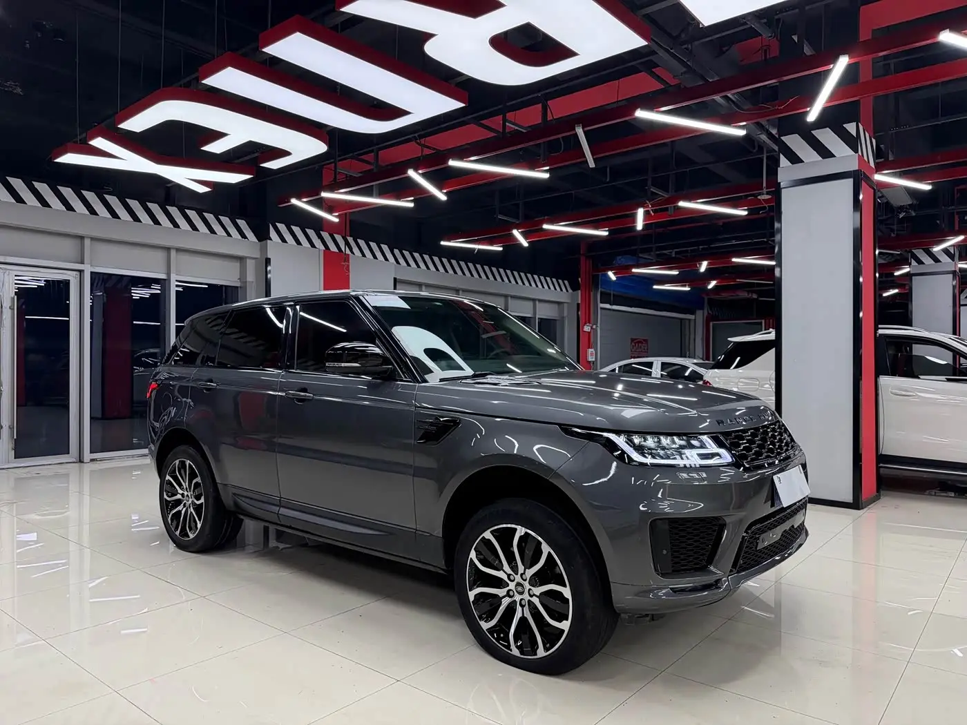 Land Rover Range Rover Sport 2014 — Фото 3/20