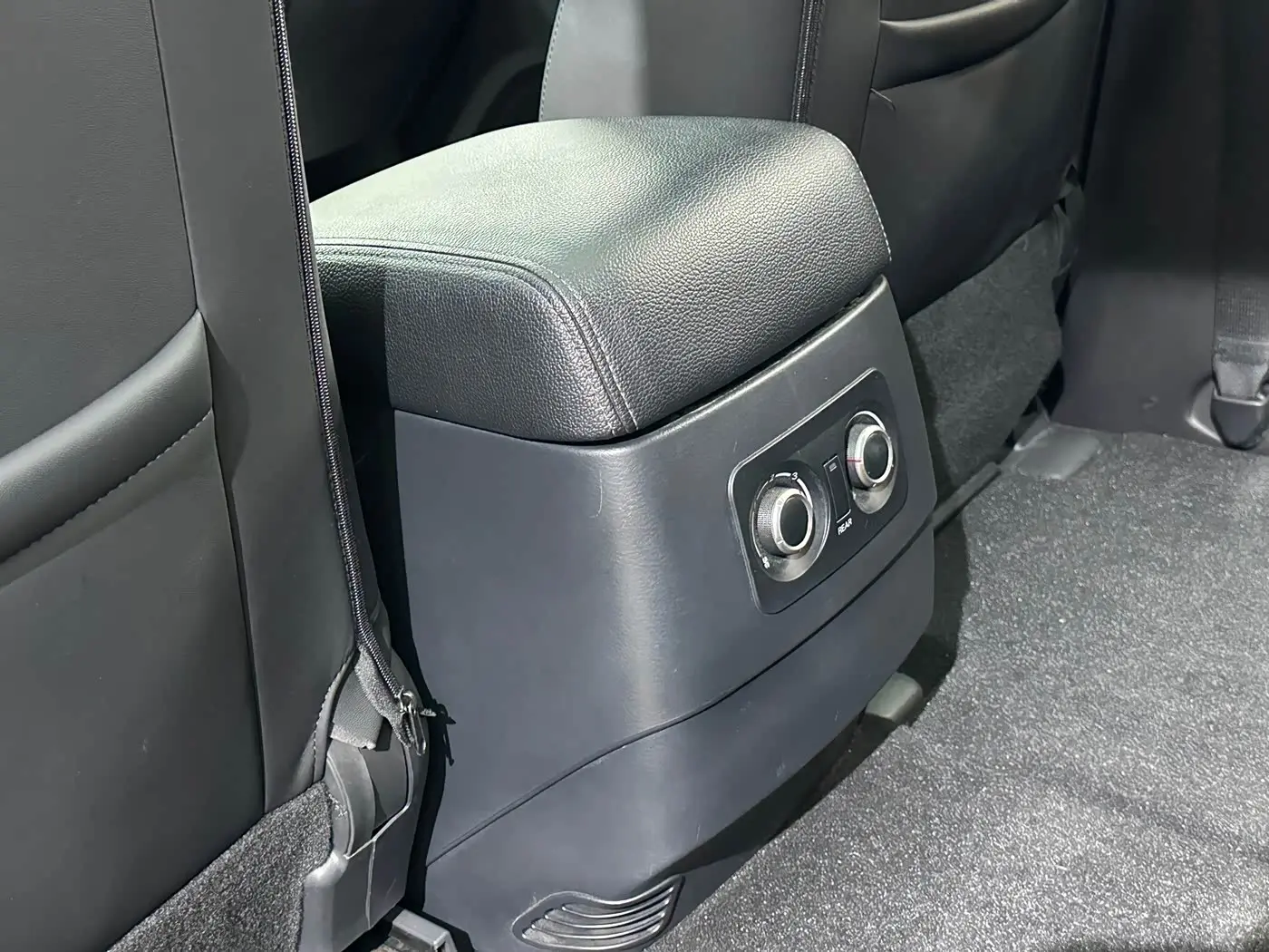 Mitsubishi Pajero 2018 — Фото 17/20