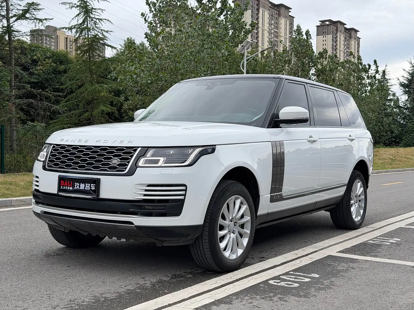 Land Rover Range Rover 2018 — Photo 1/20