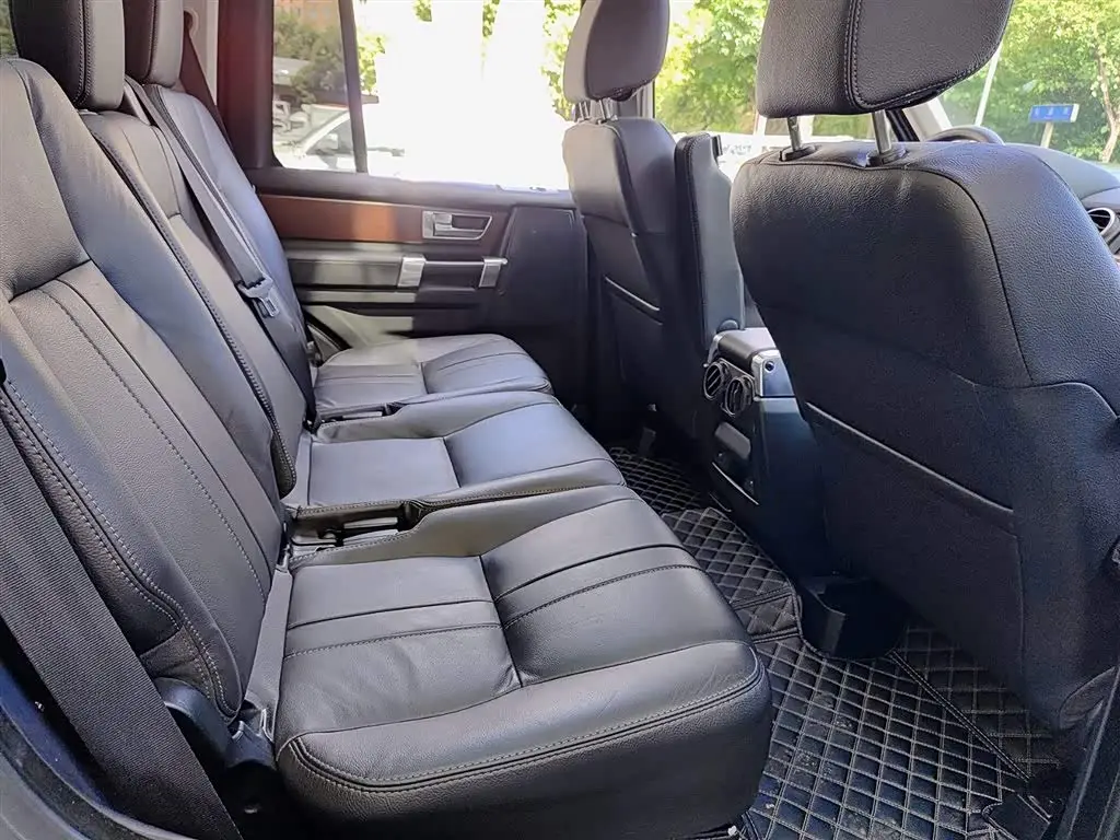 Land Rover Discovery 2017 — Фото 11/11