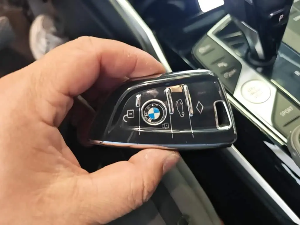 BMW 3 Series 2021 — Photo 9/20